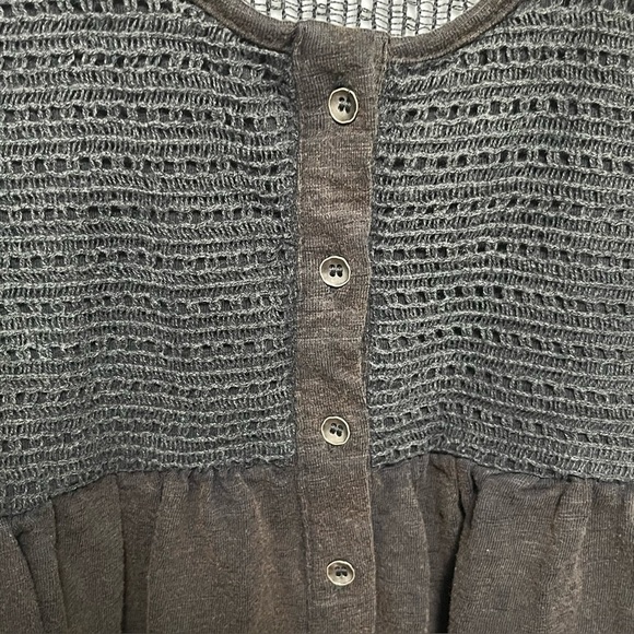 Oli and Hali USA Boho chic sleeveless lace button-down front hi-low tunic top - Picture 5 of 9